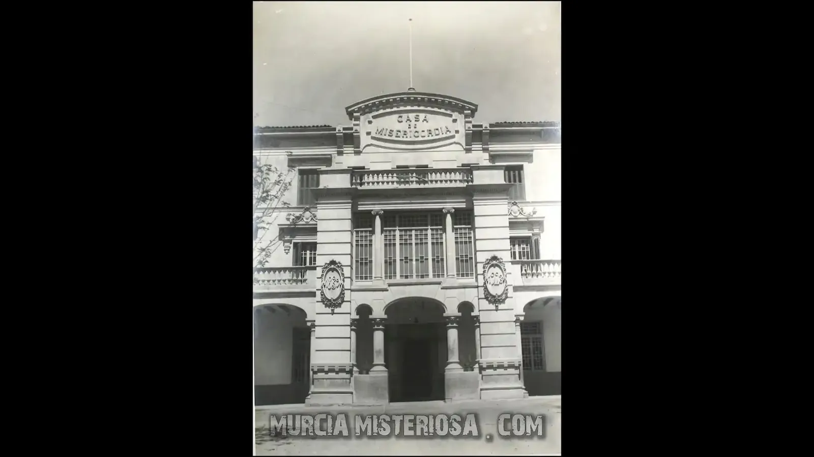 Fachada antigua – Fotografías que hablan #4 – Casa Misericordia