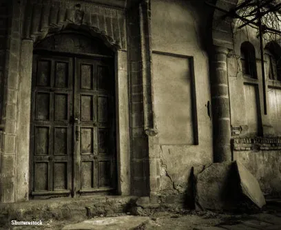 Puerta antigua – La bruja de Lorca – Dorotea Pertusa