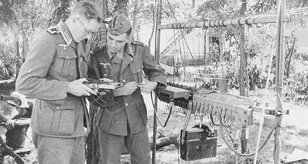 Soldados con radio – Nazis en Cartagena