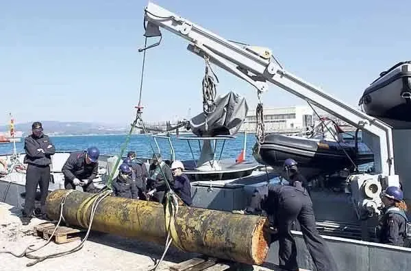 Torpedo en pesquero – Nazis en Cartagena